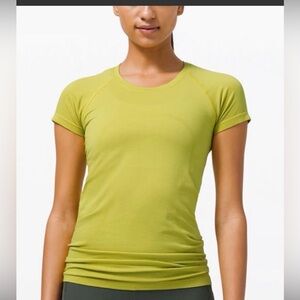 Lululemon Swiftly Tech Short Sleeve 2.0 Size 14
